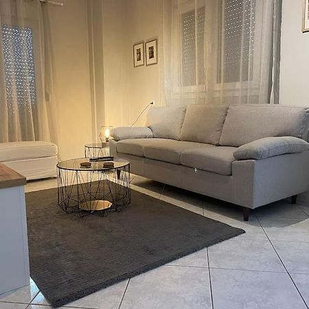 Letty'S Cozy Flat Apartment Peraia  ภายนอก รูปภาพ