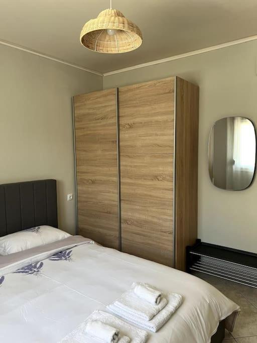 Letty'S Cozy Flat Apartment Peraia  ภายนอก รูปภาพ