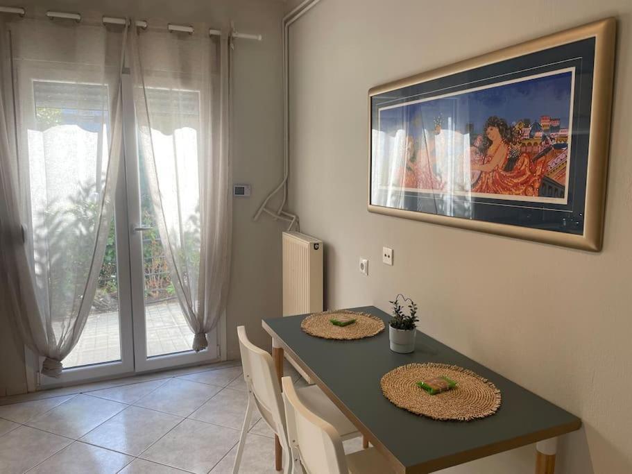 Letty'S Cozy Flat Apartment Peraia  ภายนอก รูปภาพ